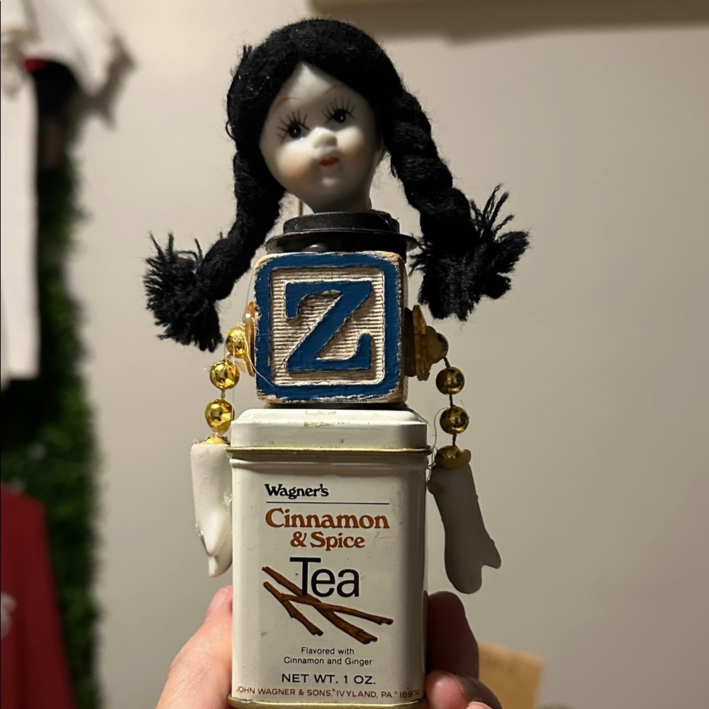 Cinnamon & Spice Tea with Doll Topper Vtg weirdos